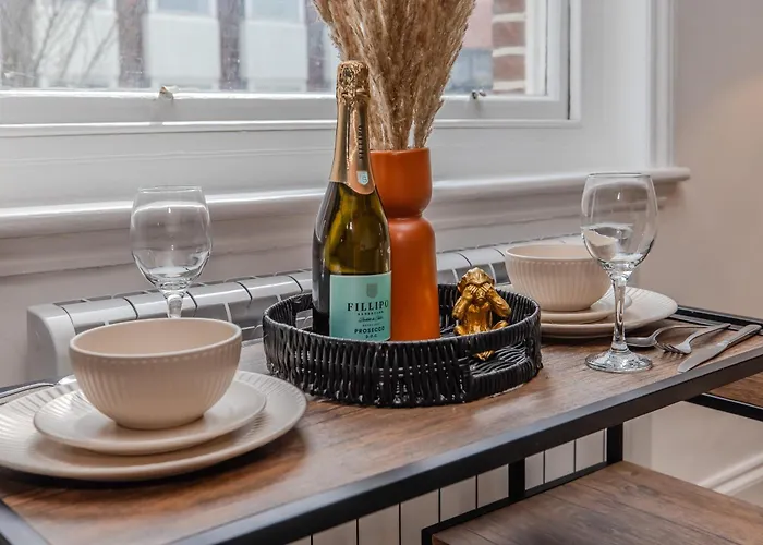 Super Central One Bedroom Flat I Next To Brighton Station I Walking Distance To Brighton Beach