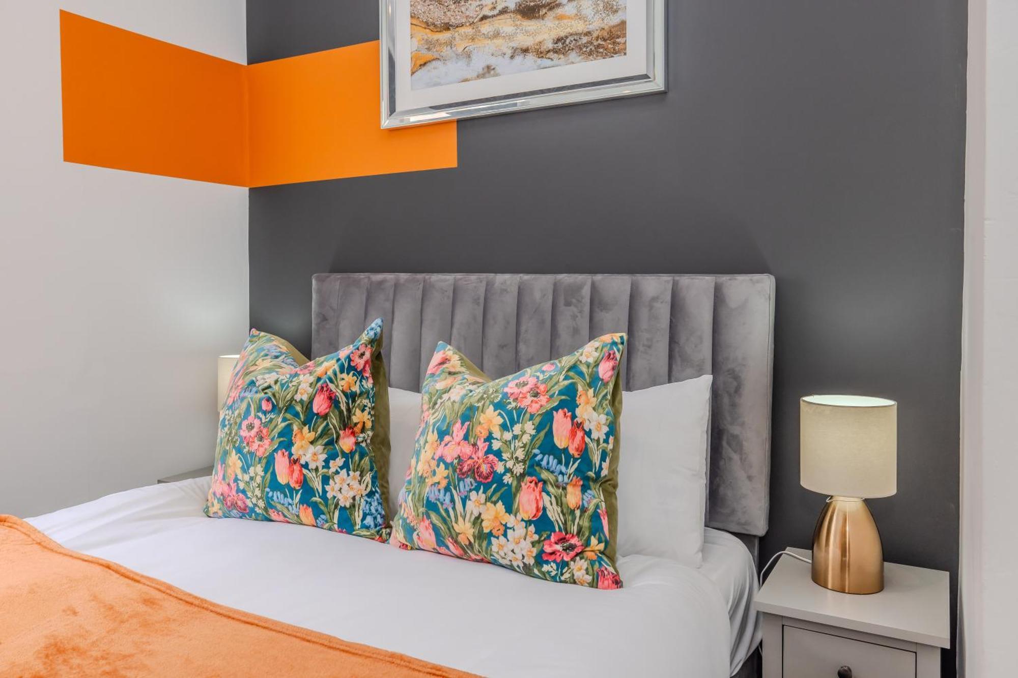 Super One Bedroom Flat I Next To Station I Walking Distance To Brighton