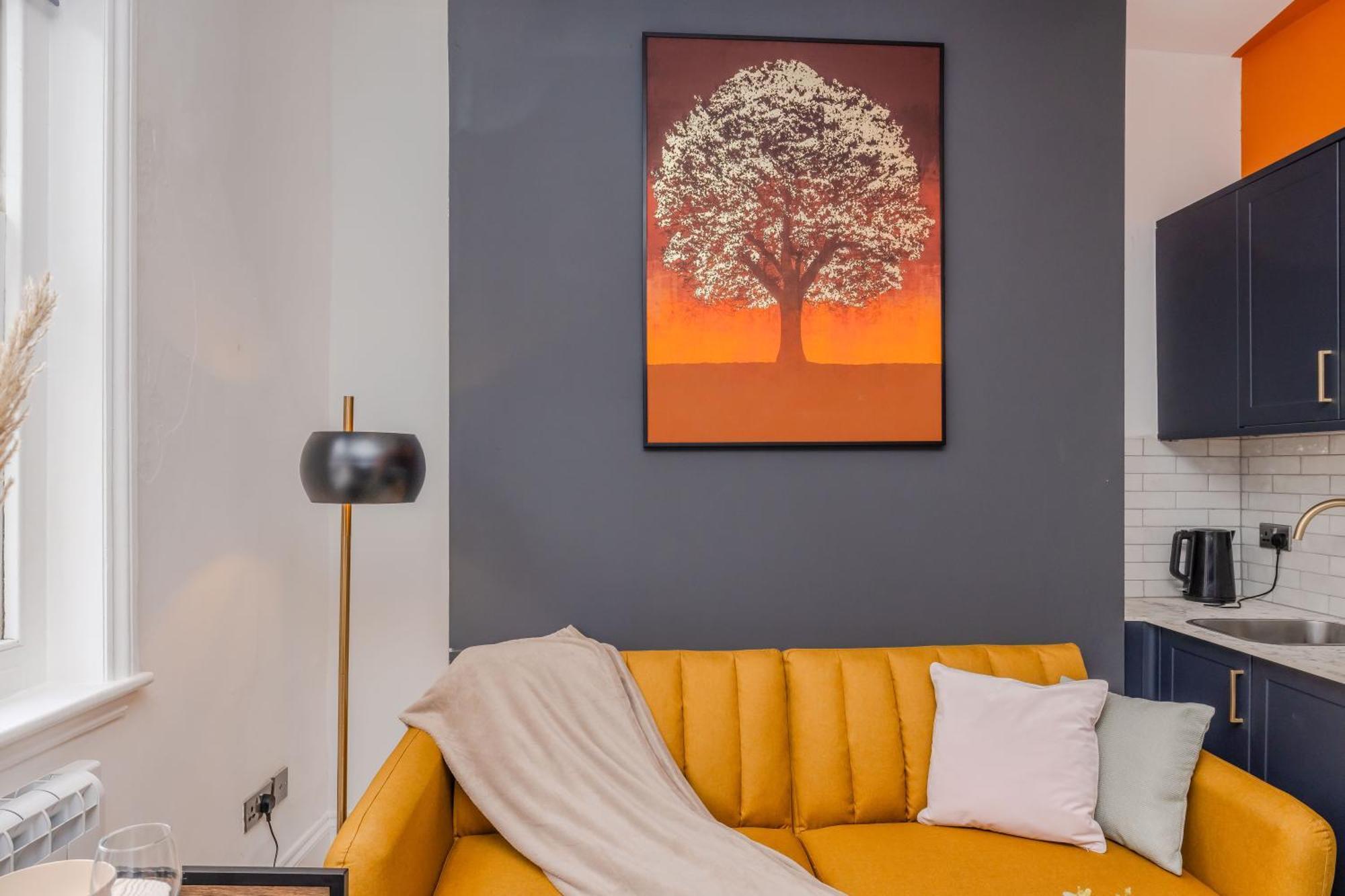 Super One Bedroom Flat I Next To Station I Walking Distance To Apartment