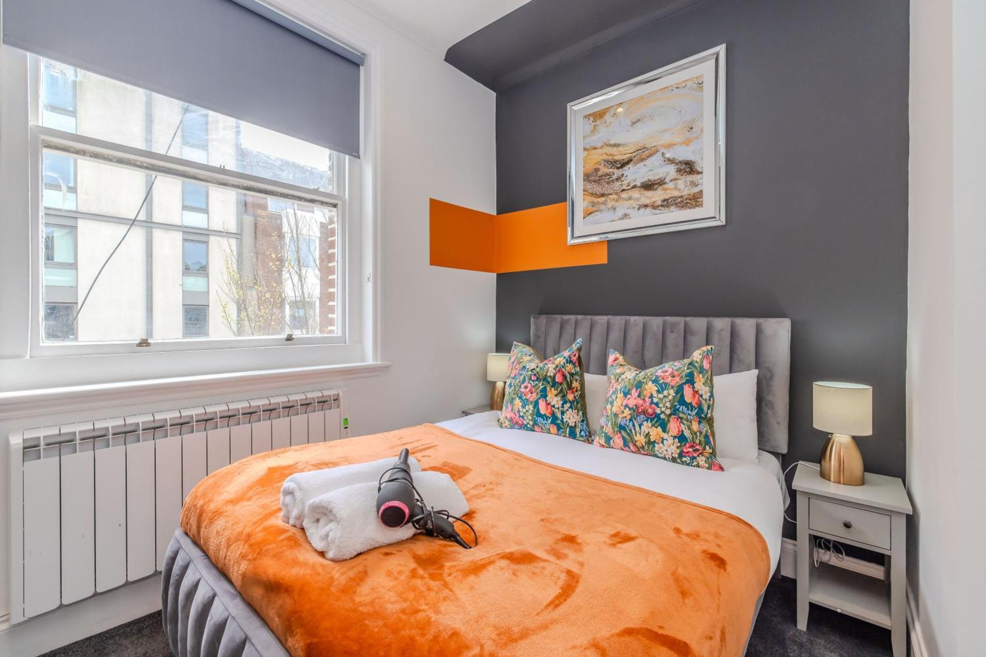 Apartment Super One Bedroom Flat I Next To Station I Walking Distance To *