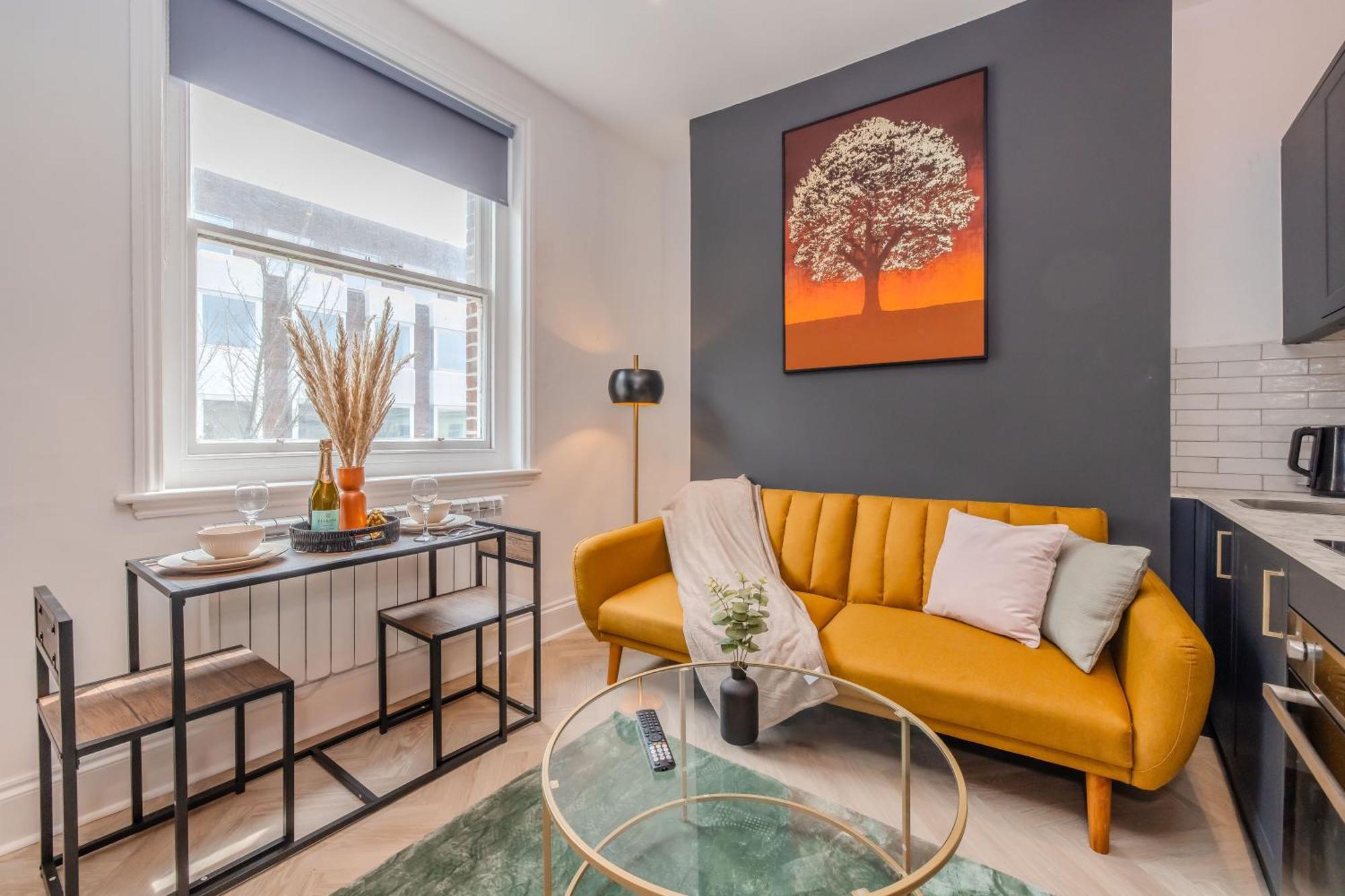 Apartment Super One Bedroom Flat I Next To Station I Walking Distance To