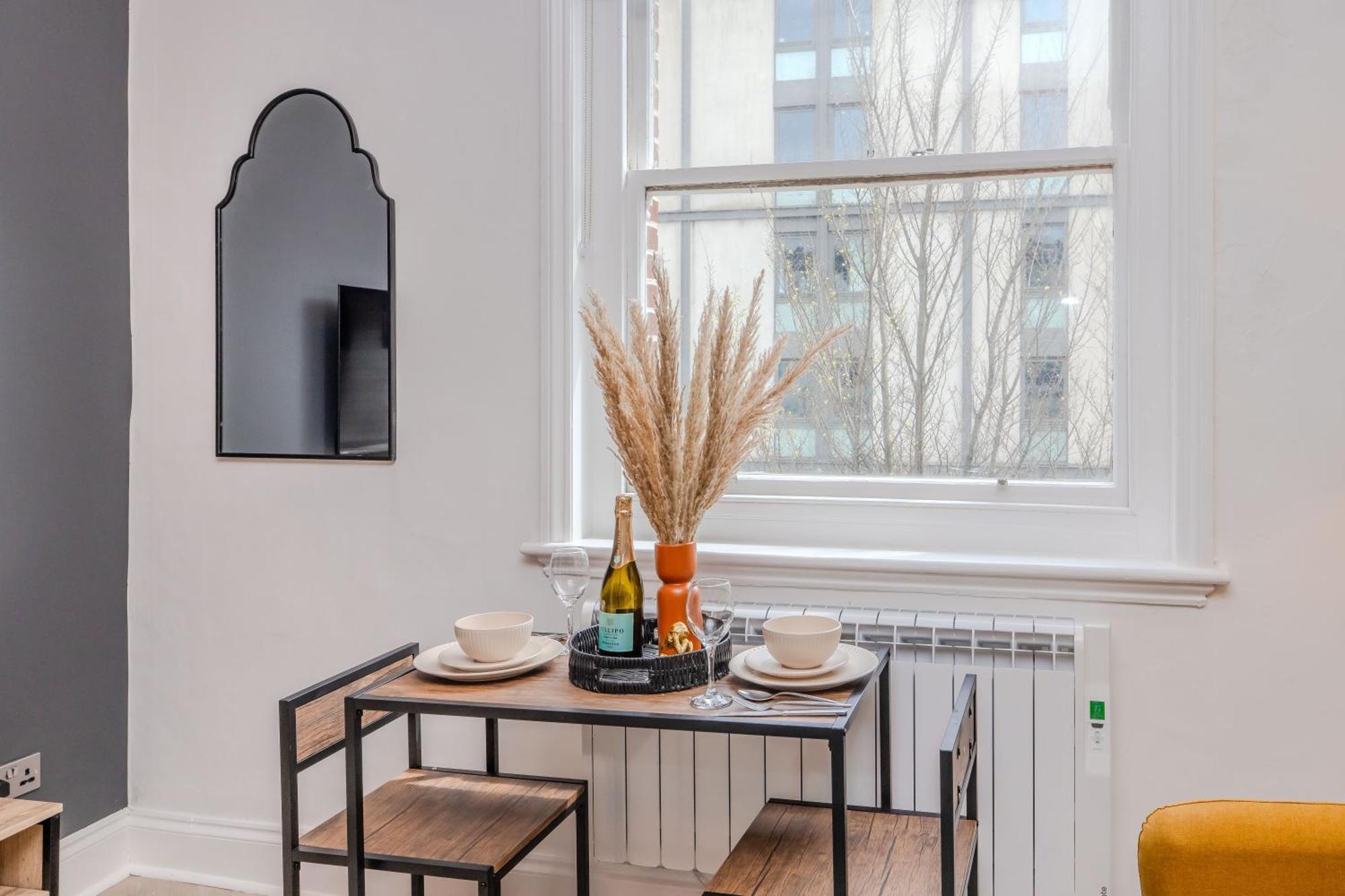 Super One Bedroom Flat I Next To Station I Walking Distance To Brighton